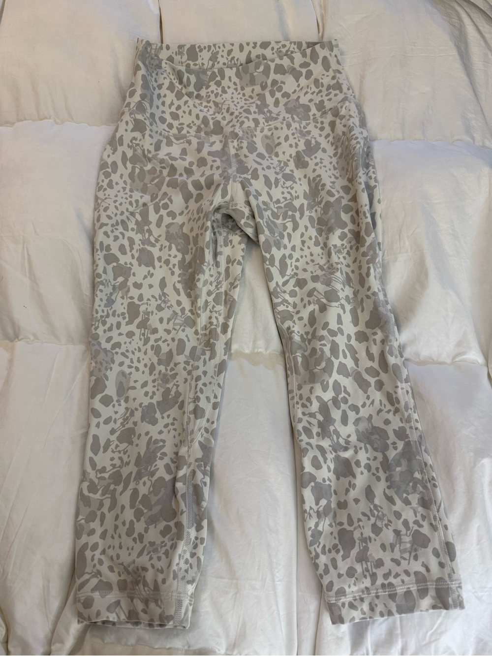 Lululemon Align High-Rise, cheetah camo antique white, 21” crop legging. Size 8.